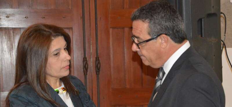 La vicealcaldesa y concejala de Vivienda, Carmen Hernández, y el gerente de Fomentas, Carmelo Ramírez/TA.